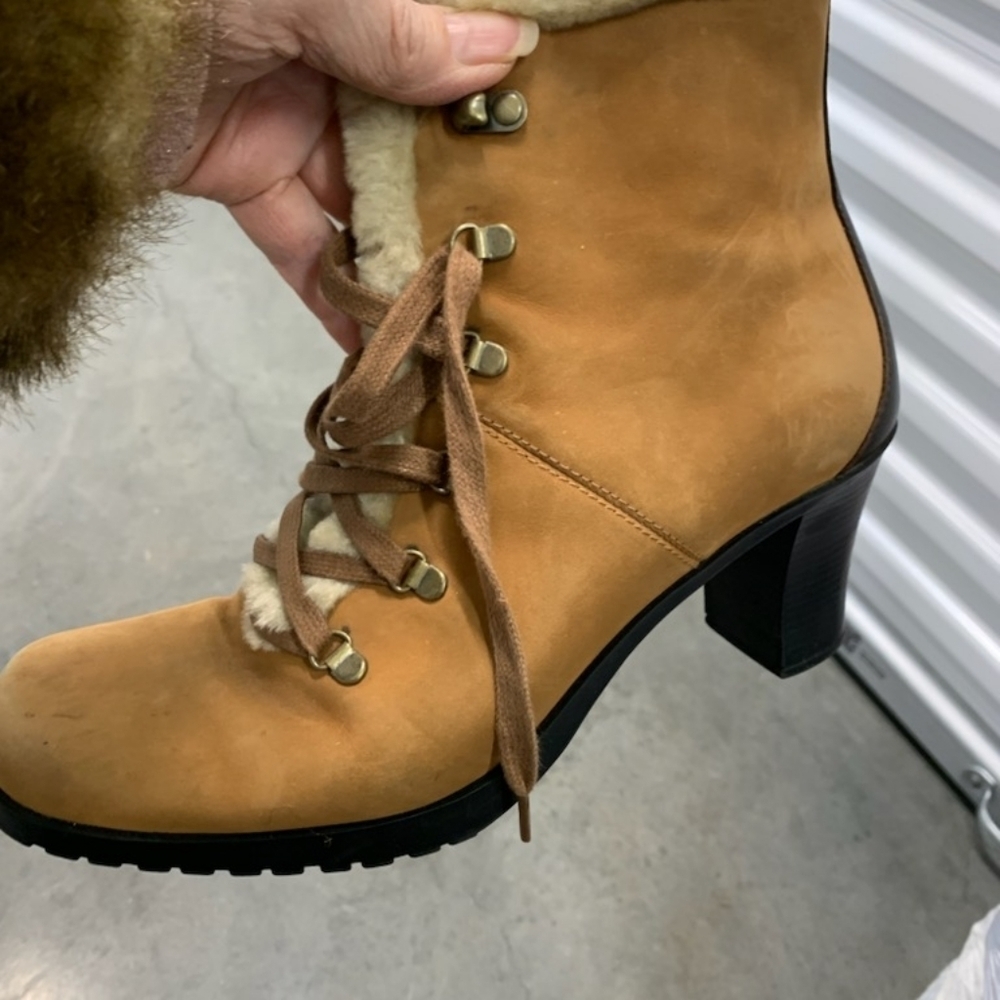Brilliant brand waterproof ankle boots size 9 - Picture 2 of 3